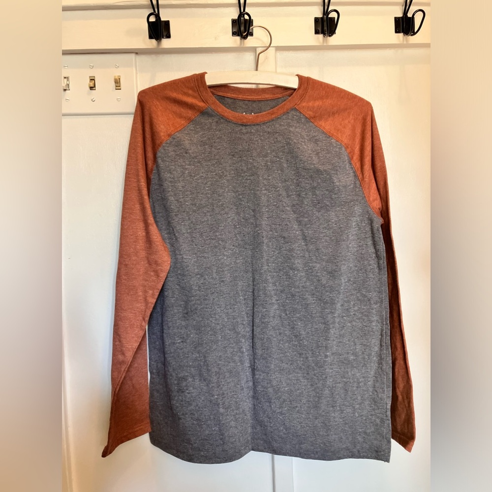 Men’s baseball tee